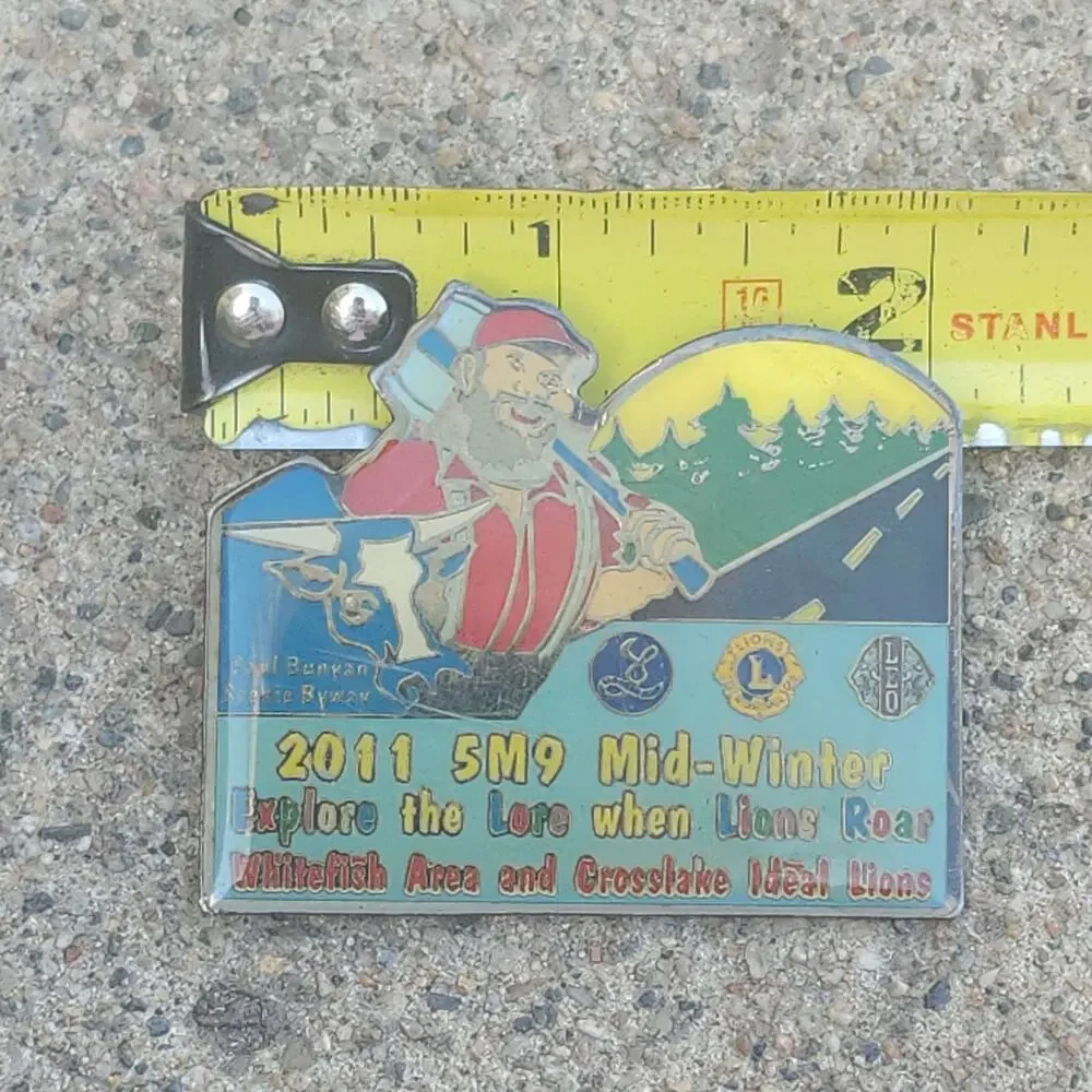 2011 5M9 Mid-Winter Lions Club Pin Whitefish Crosslake Ideal Leo Enamel Badge